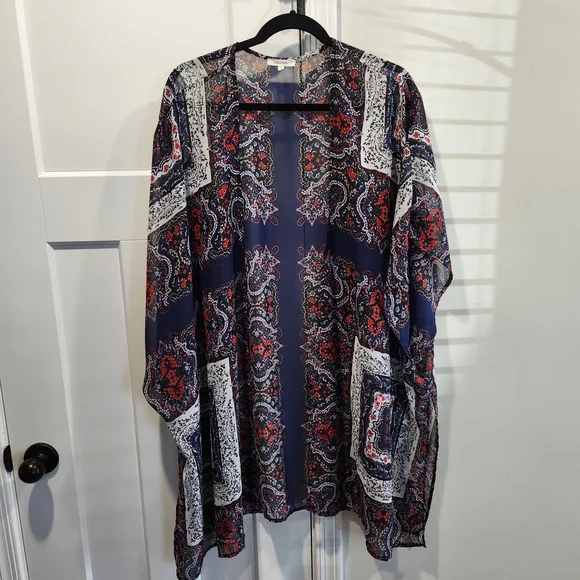 Maurices Navy Floral Open Front Kimono with Red Accents Size 2/3 - Picture 2 of 6